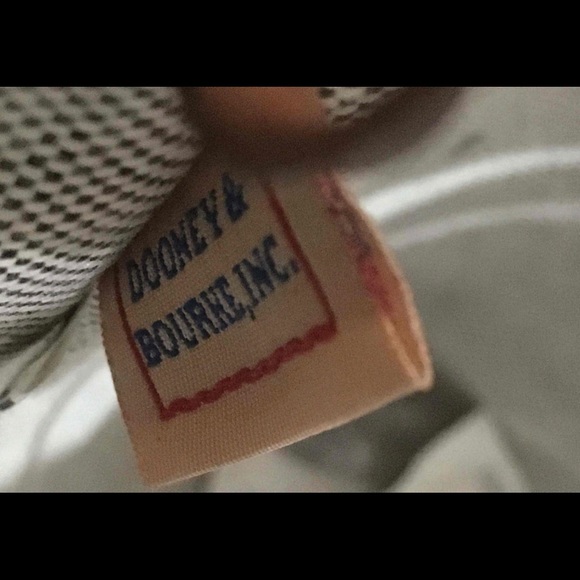 NWT Dooney & Bourke Front Duel Zipper Hobo Bag in Gorgeous Light Carmel Brown - Picture 9 of 10